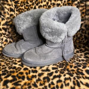 Cozy Grey Suede Shearling Winter Boots - Women's